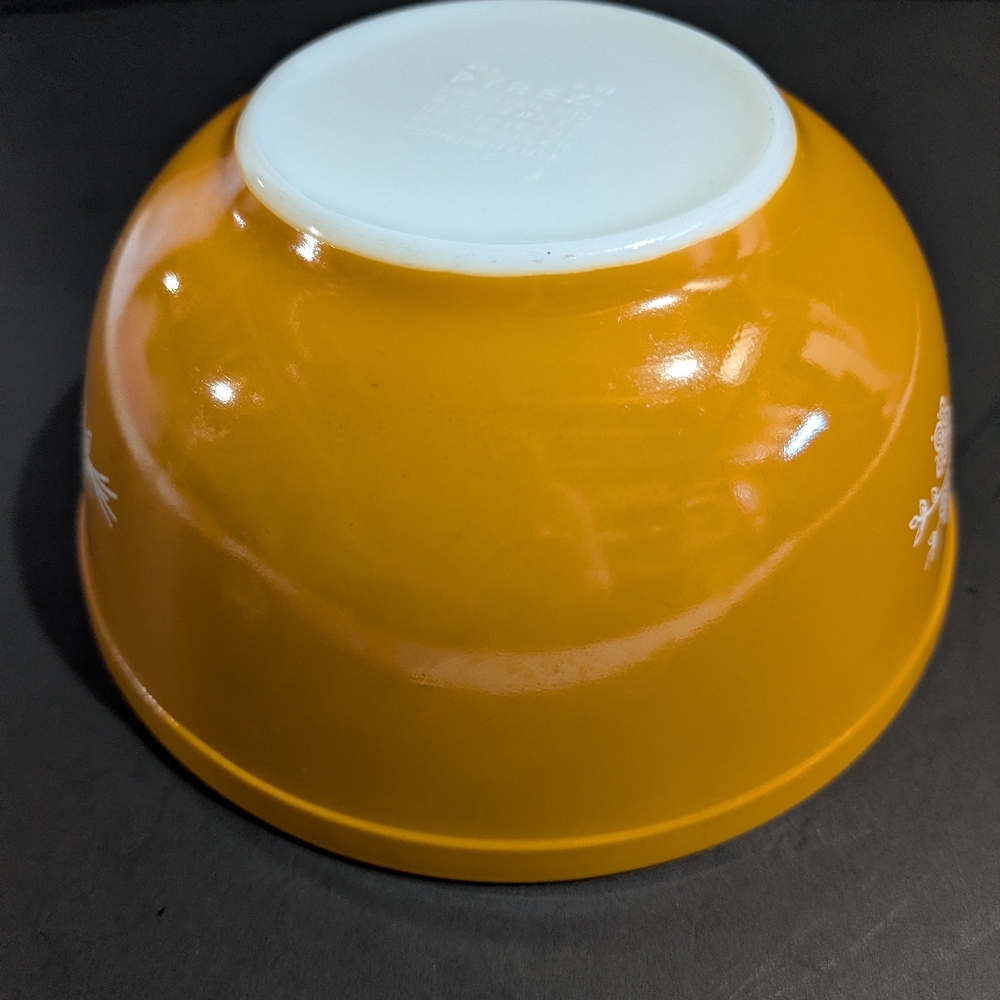 Vtg PYREX Round Mixing Bowl #403 Butterfly Gold 2.5 Litre Nesting - Picture 11 of 11